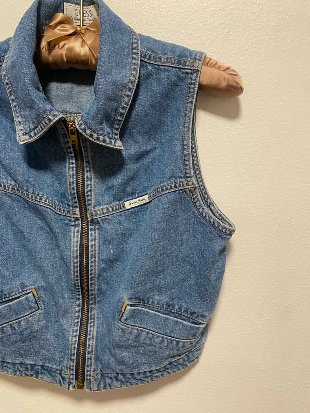 1990s Vintage Guess Blue Denim Cropped Zipper Vest - Picture 3 of 7